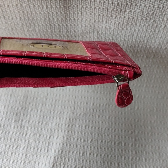 3/$20💗NEW FUCHSIA ROLFS WOMEN FAUX CROC SKIN WALLET - Picture 3 of 4